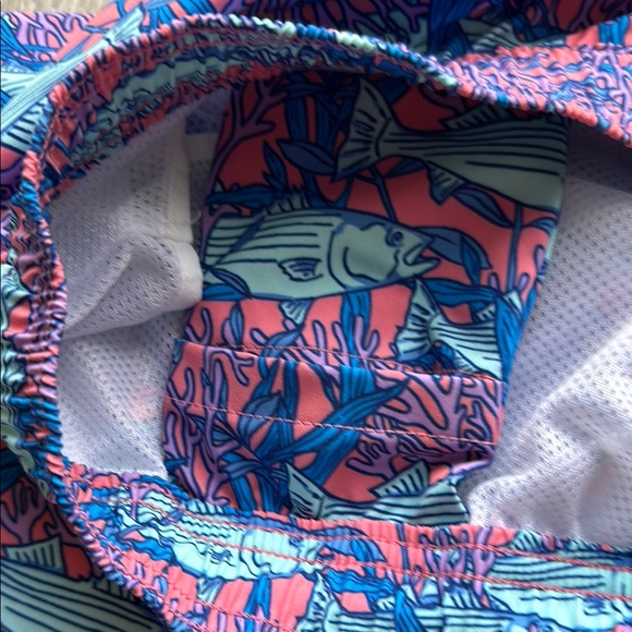 Vineyard Vines Men’s Swim Trunks with Elastic Waistband and Drawstring - Picture 4 of 5